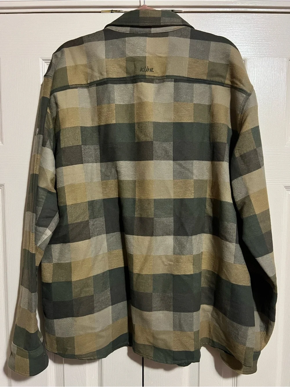 KÜHL Men's Plaid Lightweight Shirt Jacket in Green, Tan, Cream